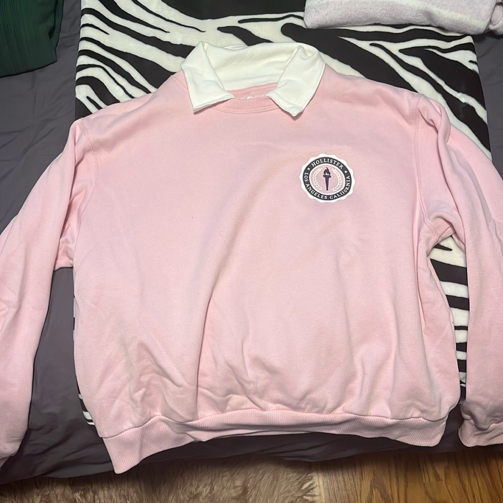 Hollister crewneck with built in collar